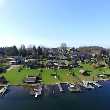 Schaal Lake Paradise